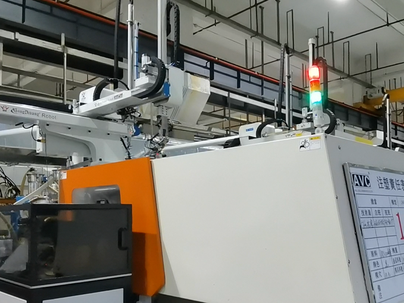 球速机械手铜套埋取自动化